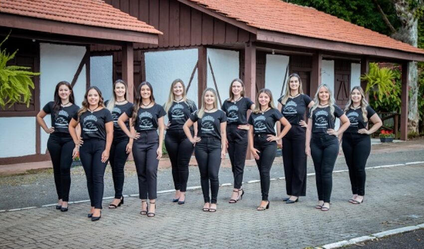 Candidatas a soberanas da 35ª Oktoberfest de Igrejinha - Foto por Cleiton Miguel