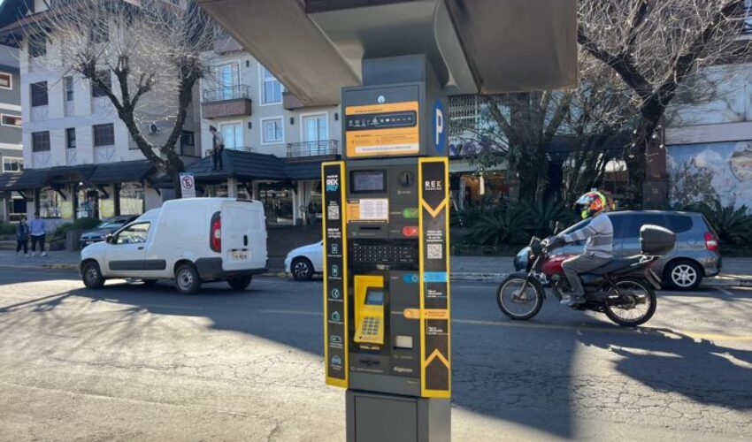 Foto Câmara adia votação sobre alteração da Zona Azul após pedido de vistas