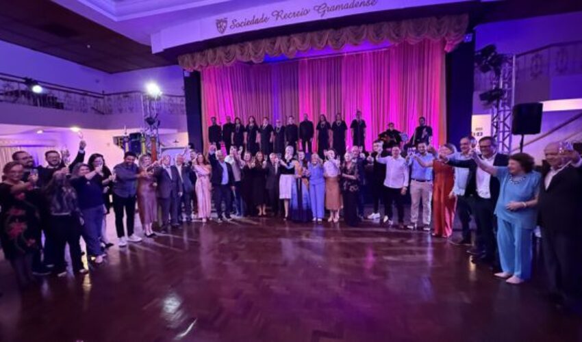 Foto Comenda prefeitura Brinde