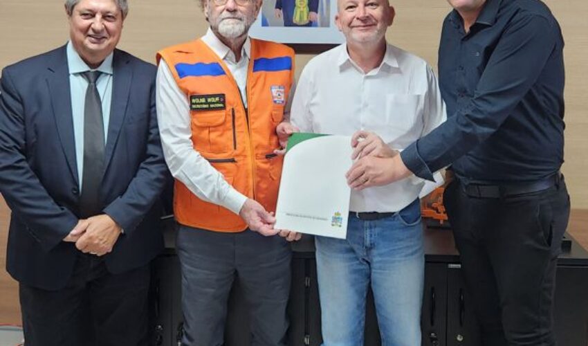 Foto Defesa Civil Nacional prefeito Nestor secretário Wolnei secretário Germano e o Dep Joel
