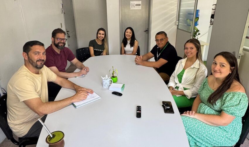 Foto Feira de empregos - Equipe da Inovação e equipe RH Laghetto