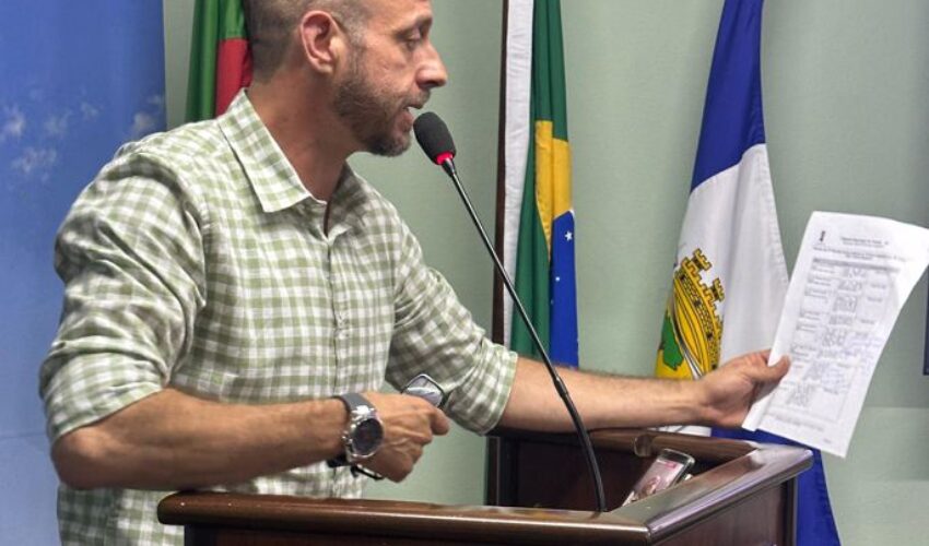 Foto Jeronimo Rolim na tribuna