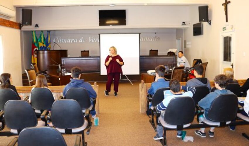 Foto Nova Legislatura dos Vereadores Jovens começa com formação em Dicção e Oratória