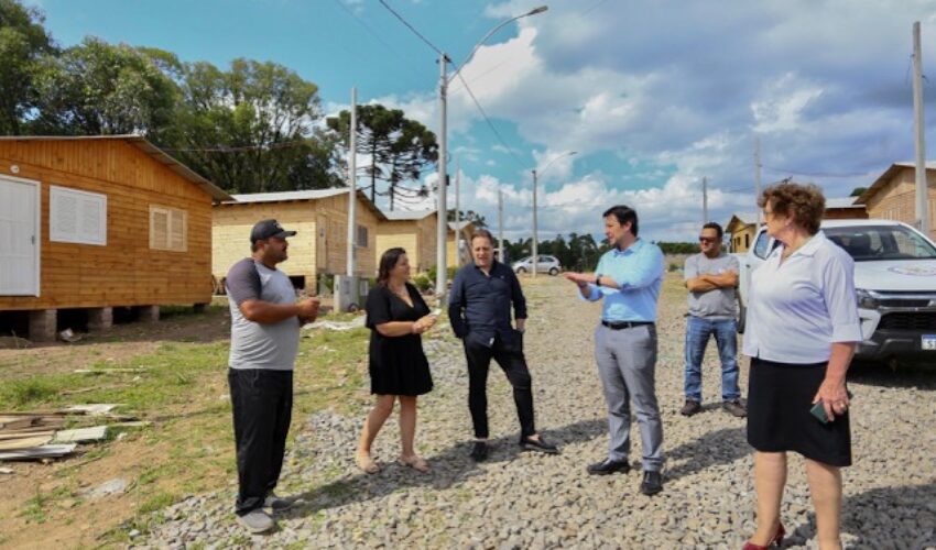 Foto Prefeitura acelera construção de casas no Loteamento Recomeçar