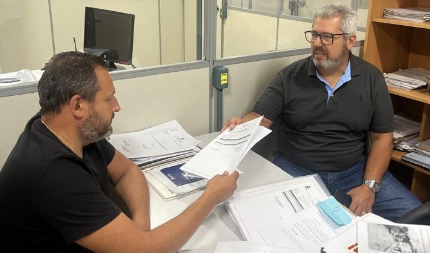 Foto Reunião transporte público secretário Tiago Procópio e Gilnei Garcia