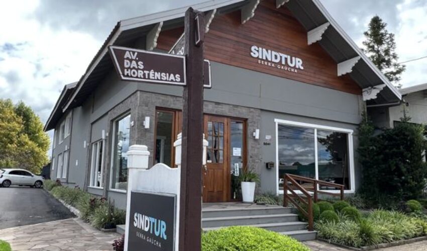 Foto SindTur Serra Gaucga fachada.esquina.REDUZIDA
