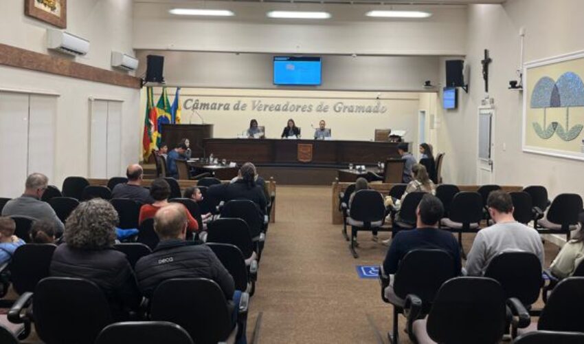 Foto Vereadores Jovens apresentam projetos e pedidos durante terceira sessão no Plenário da Câmara de Gramado