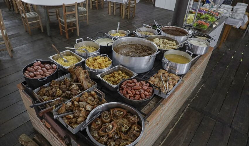 01_05_2023_32FestadaColonia2023_Biers, Restaurantes e Cafe - Cozinha Alema. Foto Cleiton Thiele/SerraPress