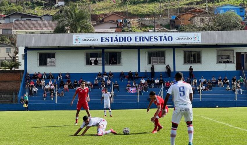 Foto lance de jogo Copa.Ernestão.2.REDUZIDA