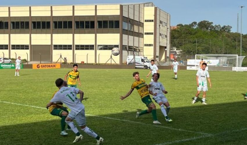 Foto lance de jogo.REDUZIDA