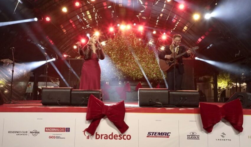 05_11_2023_38Natal Luz de Gramado - Palco Rua Coberta com Christmas Carol. Foto Cleiton Thiele/SerraPress