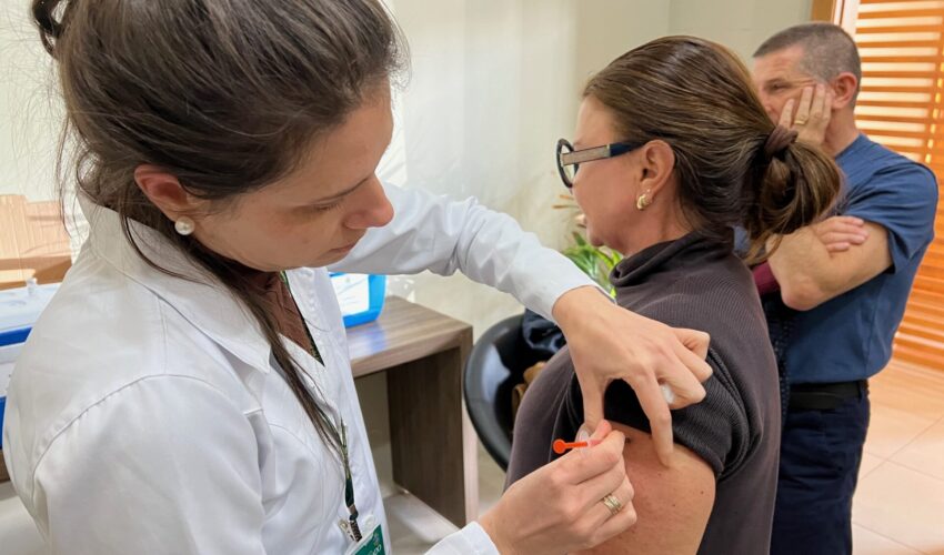 Foto vacinação contra gripe no Sindur.20.05.2024