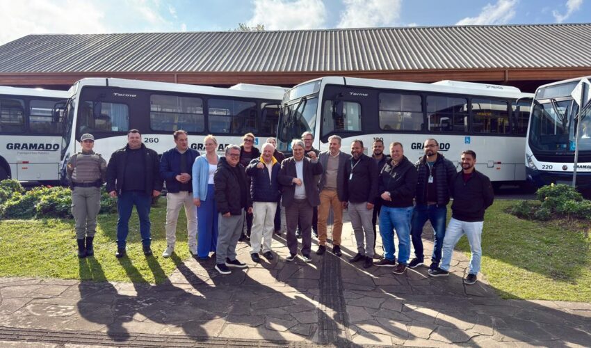 Novos ônibus entrega das chaves