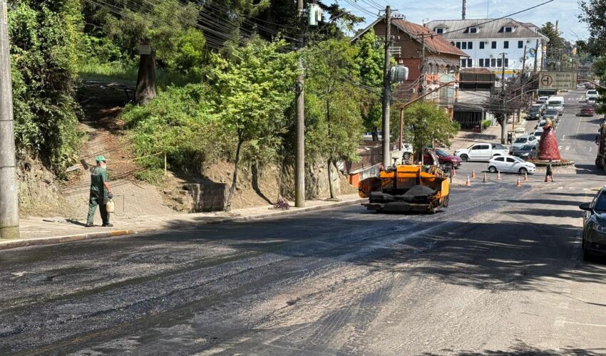 Repavimentação Rua Ângelo Bisol