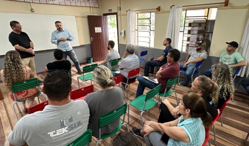 Reuniao area vermelha tres pinheiros