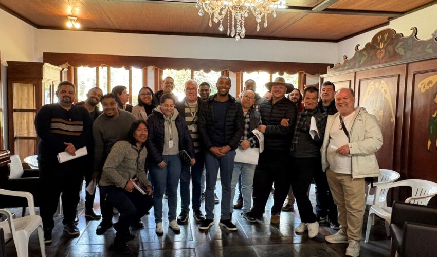 Reunião com artistas de rua de Gramado