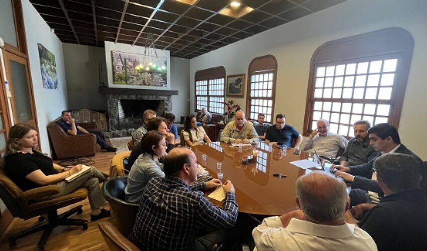 Reunião com técnicos tarde (1)