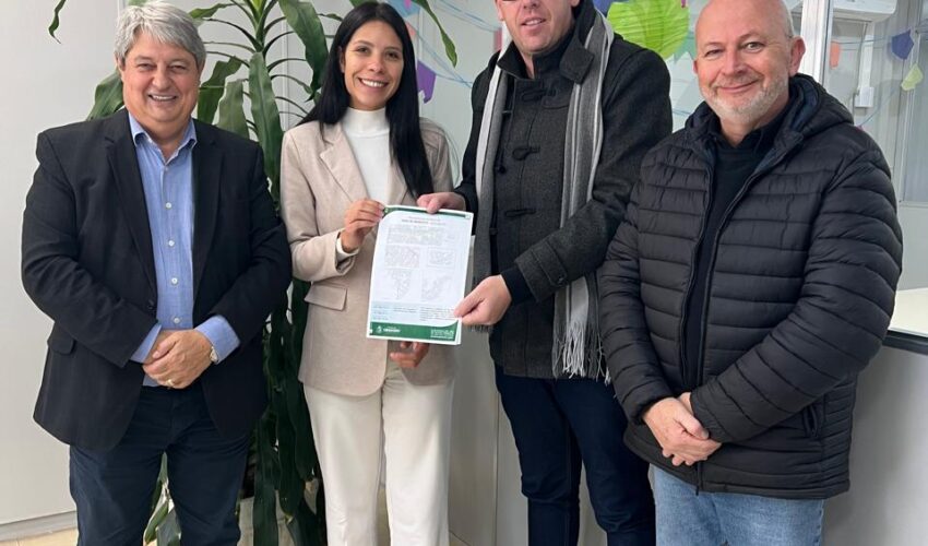 Secretaria da Reconstrução prefeito Nestor Angela Joel e Germano