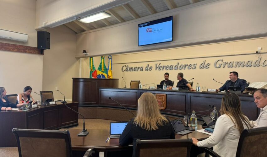 Última sessão extraordinária de 2025 aprova matérias voltadas à cultura, segurança e identidade urbana